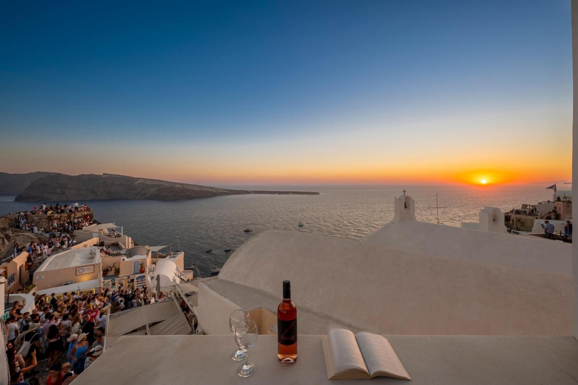 Sole D'Oro Sunset & Caldera View Grand Suite Oía Exterior foto